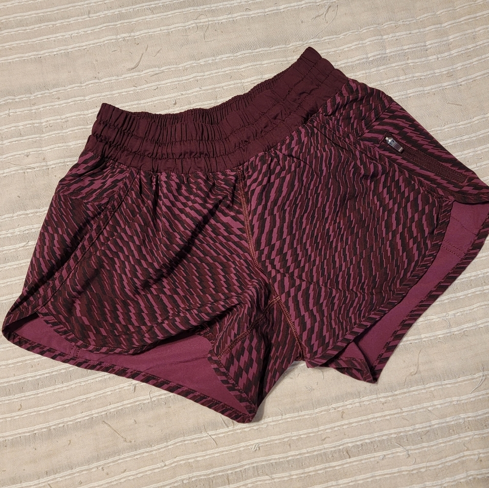 Lululemon Tracker running shorts